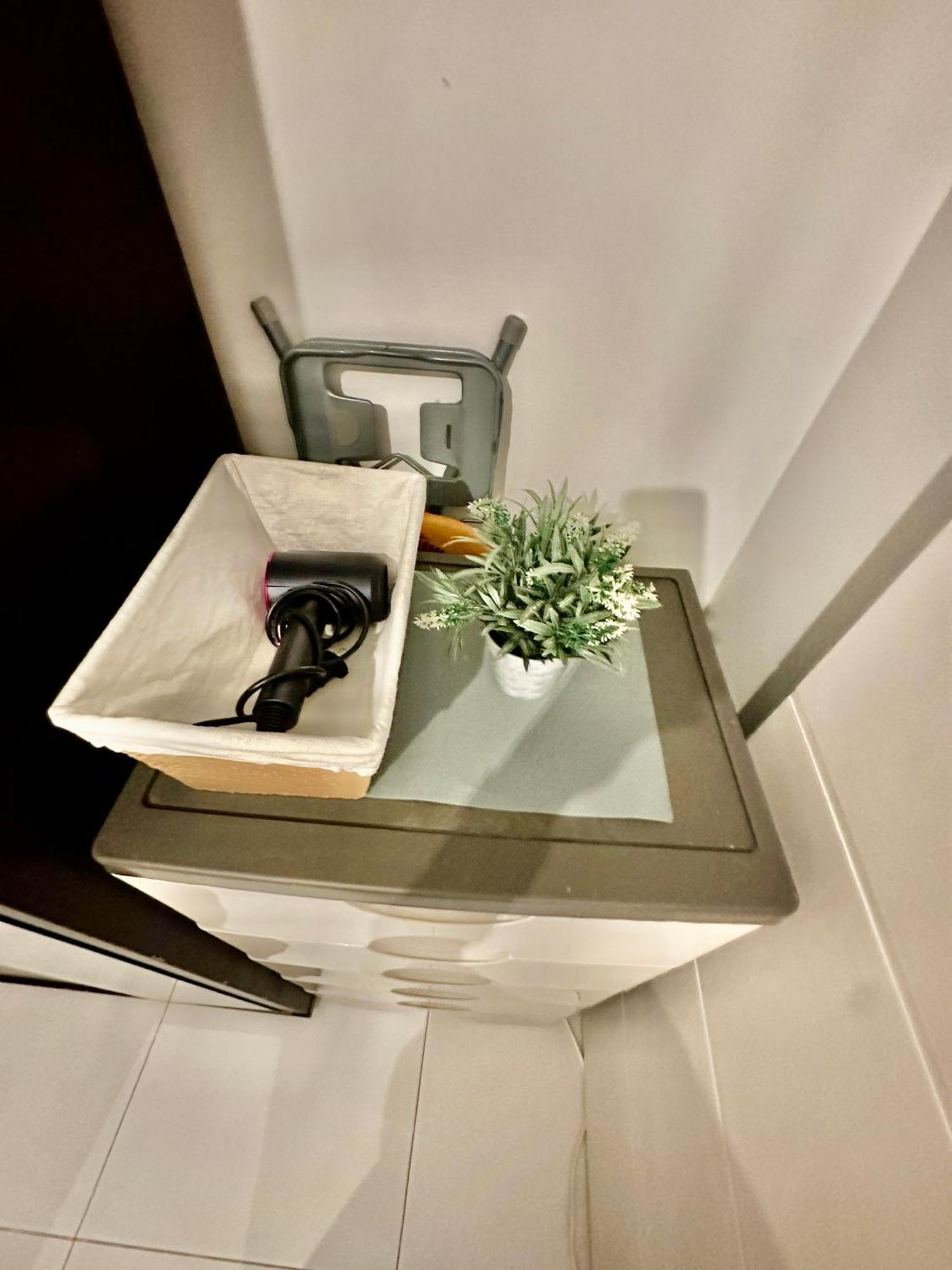 One Bedroom Apartment With Netflix At Greenbelt Makati マニラ市 エクステリア 写真